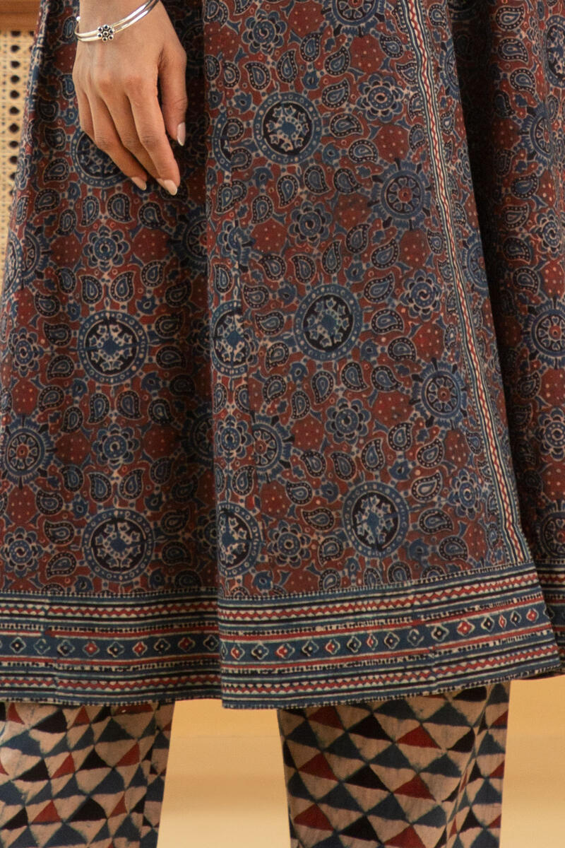 Sehra Nisha Ajrak Kurta