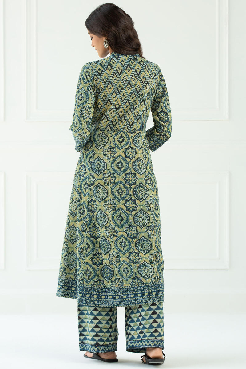 Sehra Nazya Ajrak Kurta