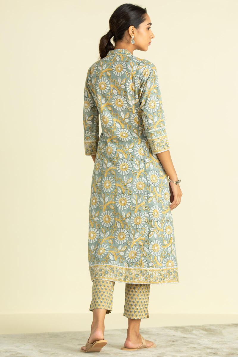 Gauhar Zafiya Kurta