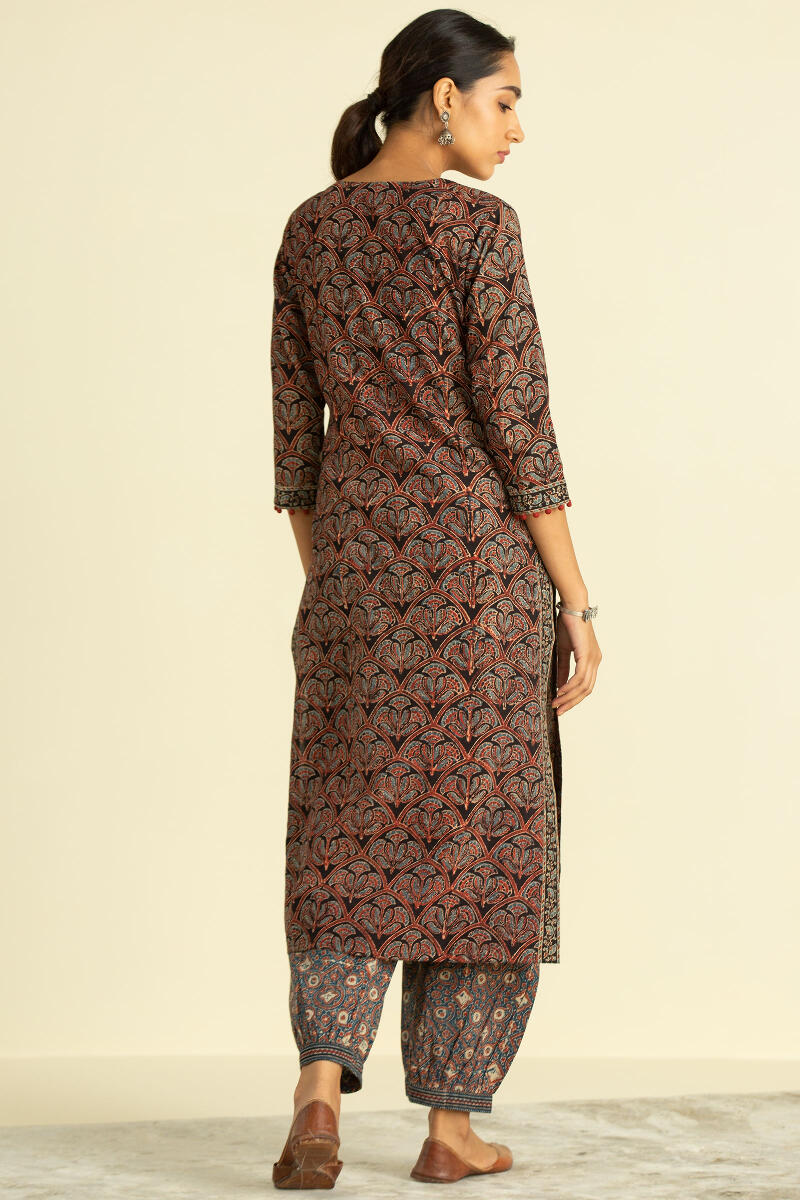 Sehra Nafiya Kurta