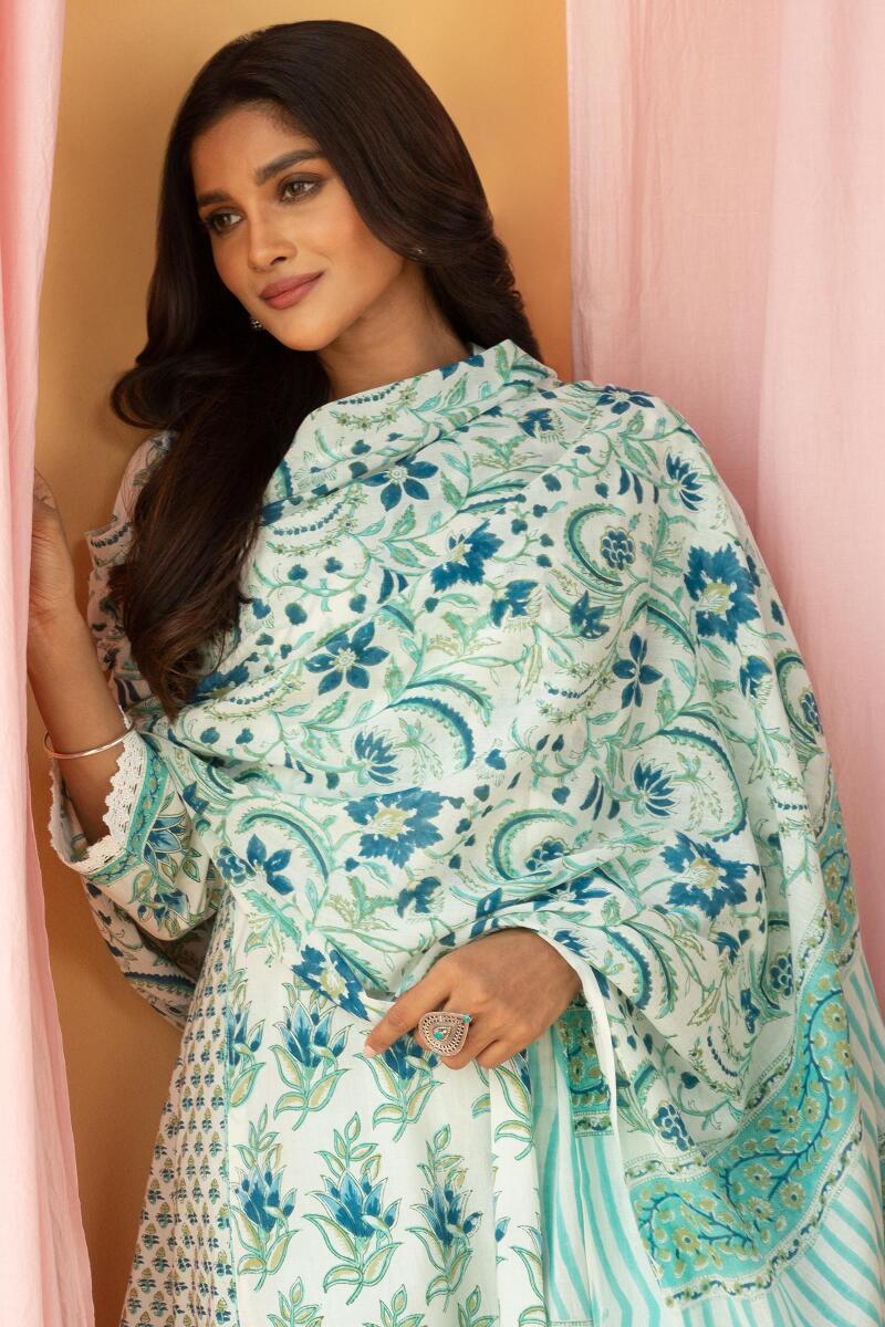 Roz Meher Maira Dupatta