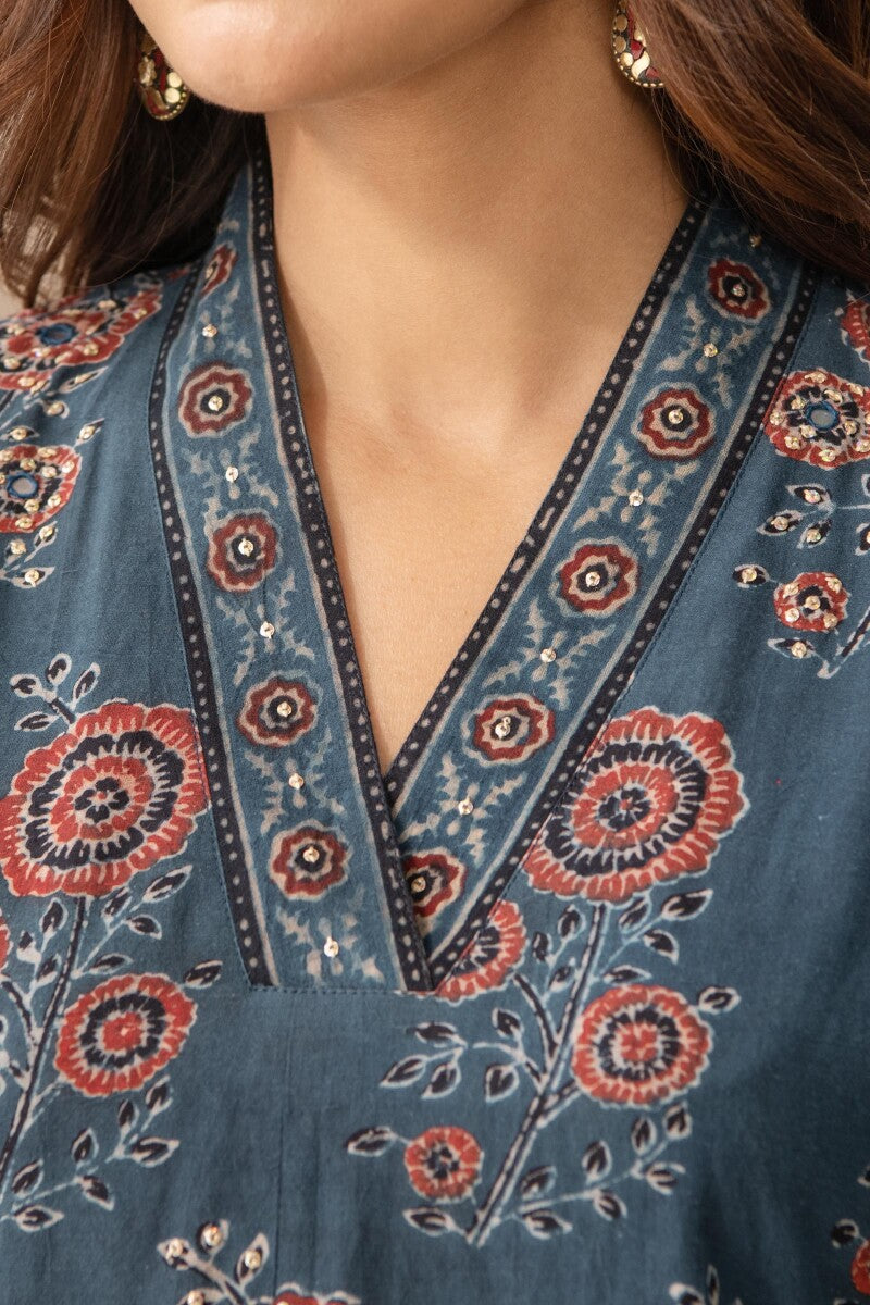 Sehra Zafina Ajrak Kurta