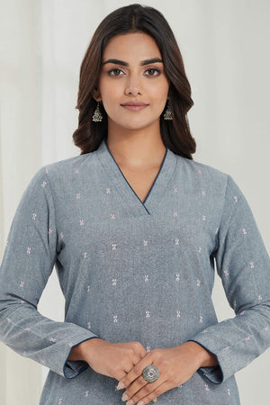Naadirah Layla Blue Handloom Kurta