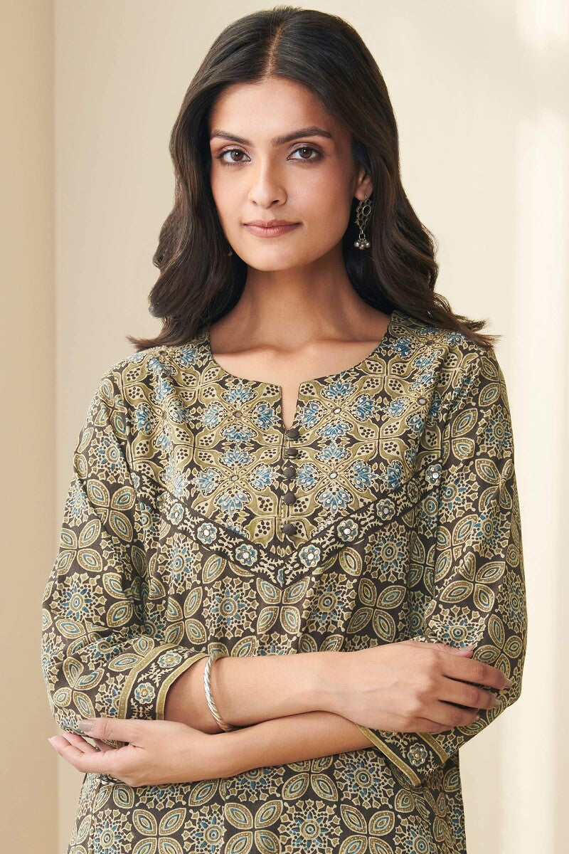 Sehra Farhat Ajrak Kurta