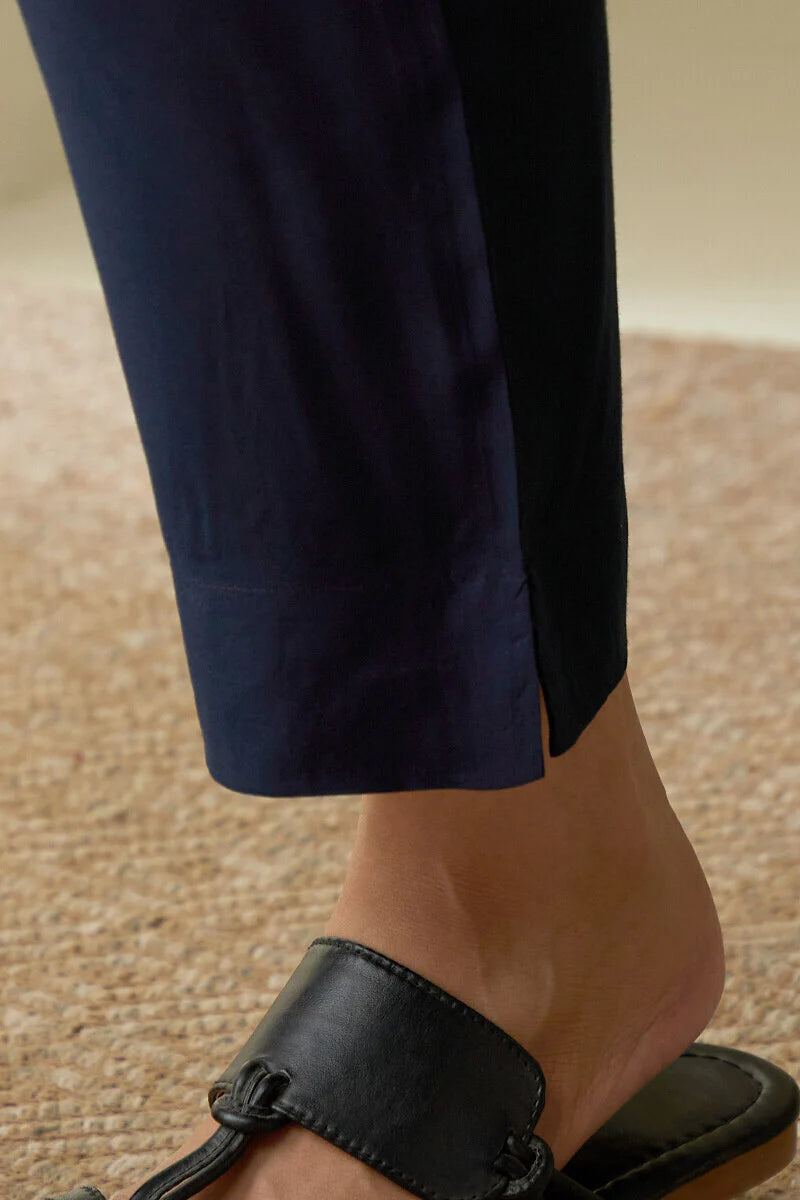 Gauhar Kainat Narrow Pants