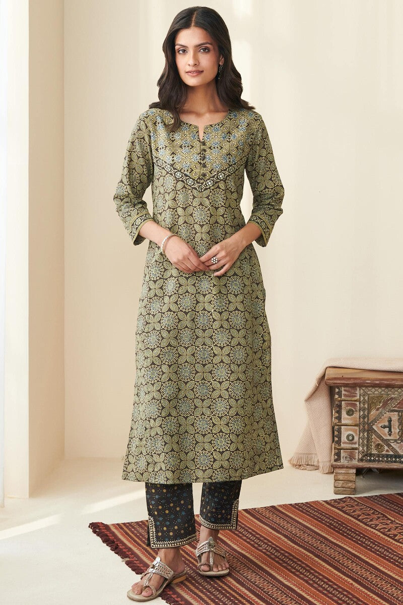 Sehra Farhat Ajrak Kurta