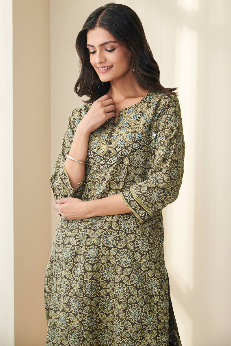 Sehra Farhat Ajrak Kurta