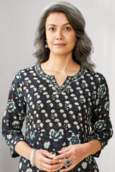 Sehra Naira Bagru Kurta