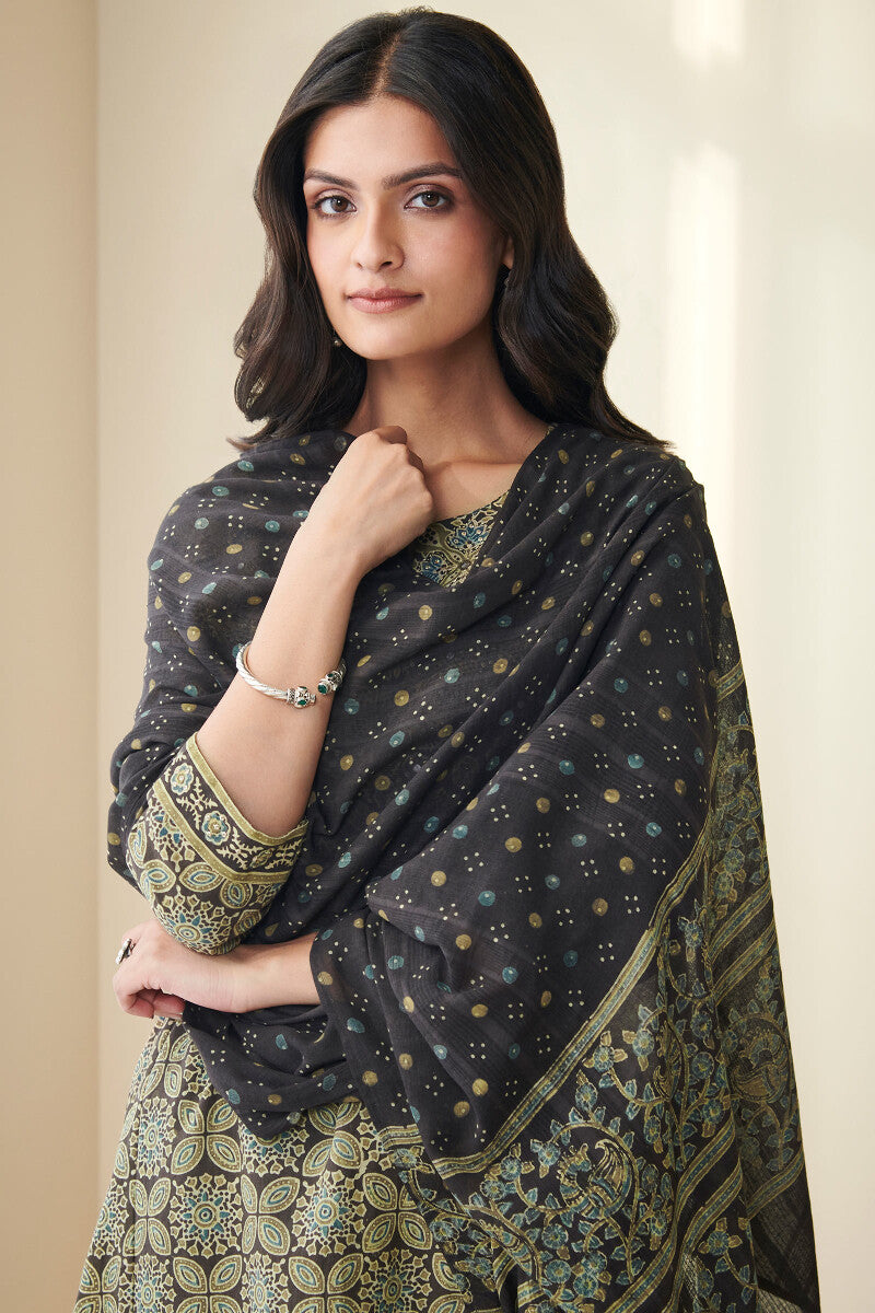 Sehra Farhat Ajrak Dupatta