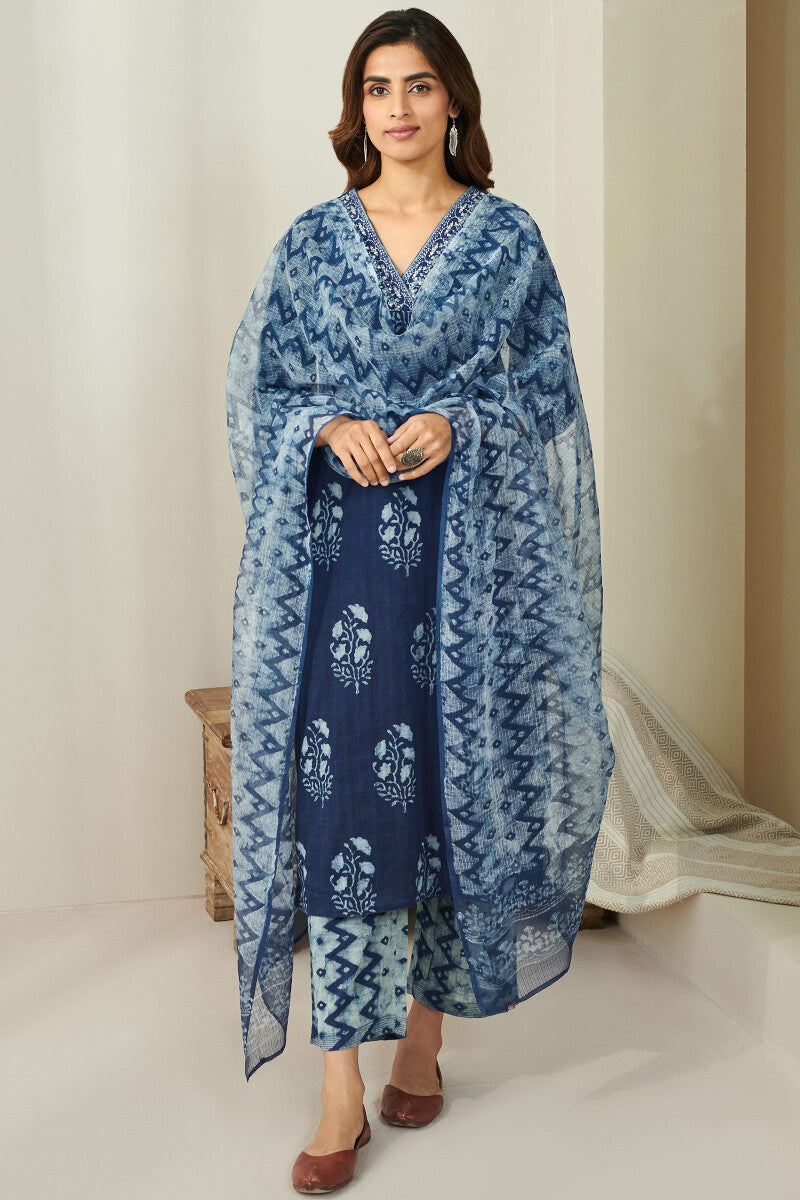 Noor Rumaisa Akola Kurta