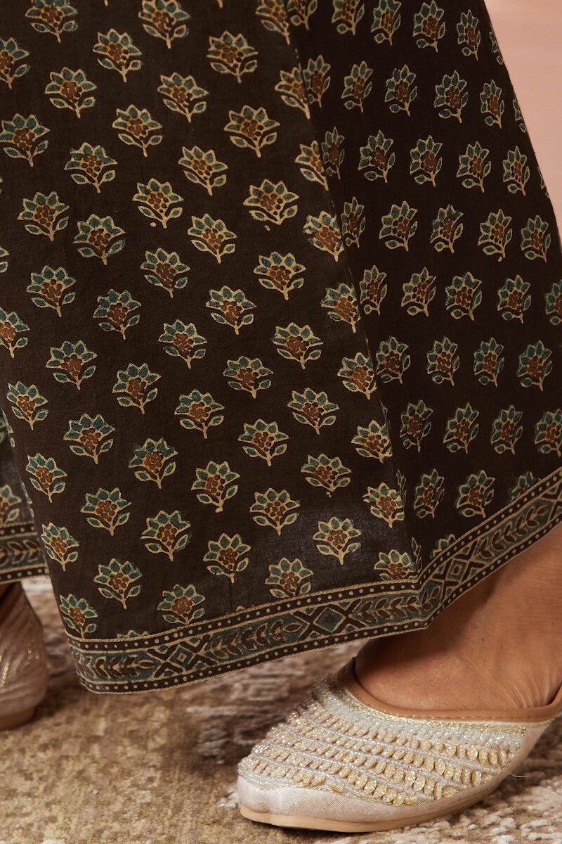 Sehra Samina Ajrak Farsi