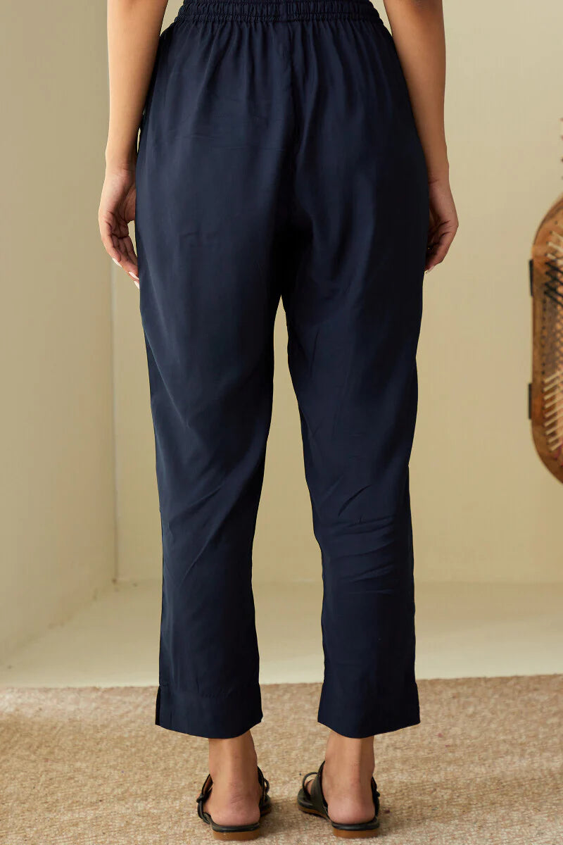 Gauhar Kainat Narrow Pants