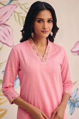 Surplus: Mehraab Amira Kurta