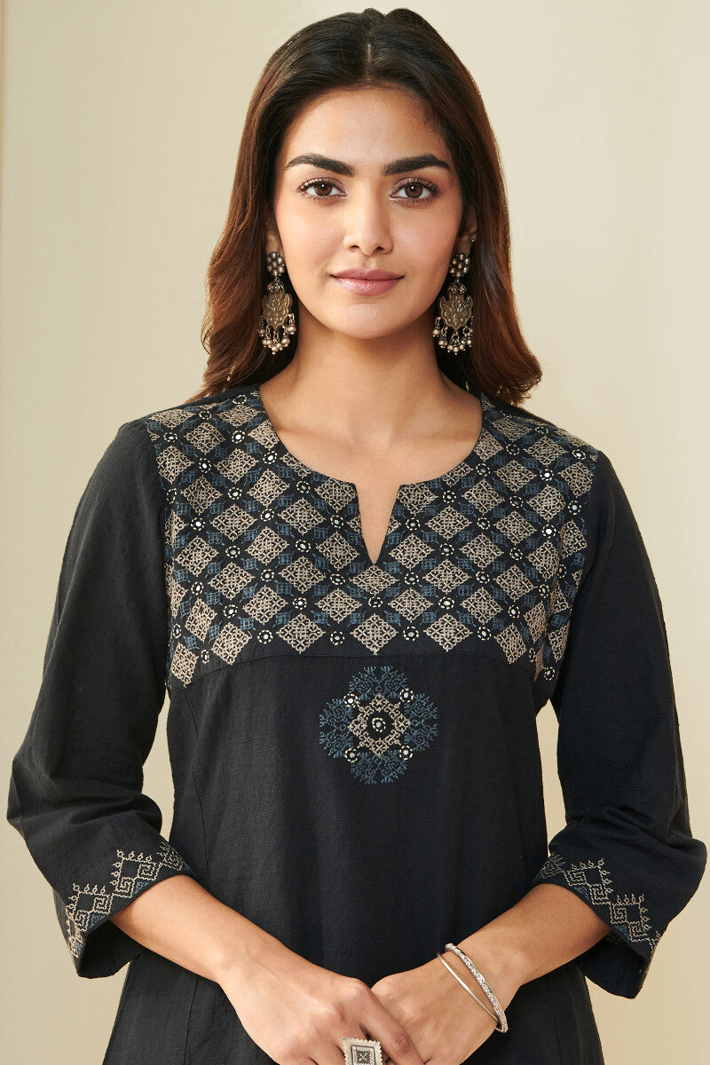Naadirah Zeenat Handloom Kurta