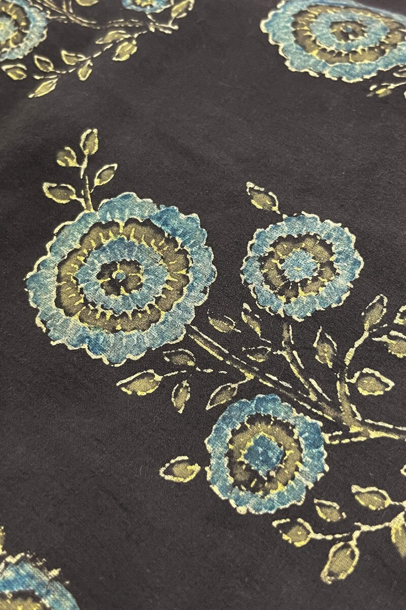 Sehra Nadia Ajrak Kurta