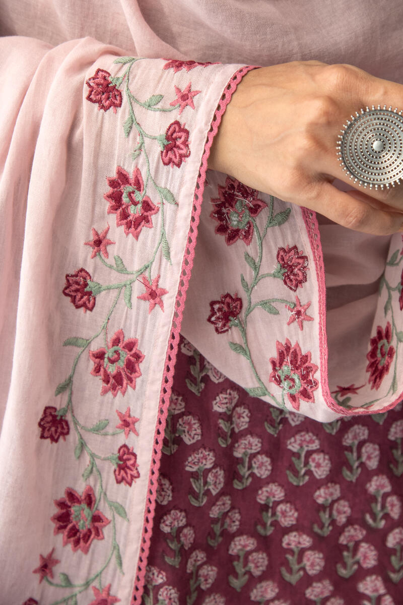 Nasrine Nadia Mul Dupatta