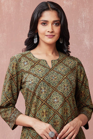 Sehra Samina Ajrak Kurta