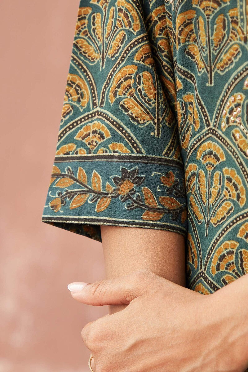 Sehra Yasmin Ajrak Kurta