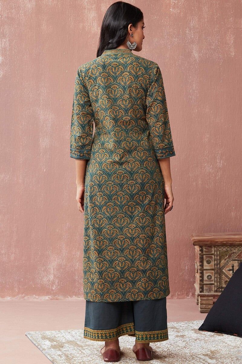 Sehra Yasmin Ajrak Kurta