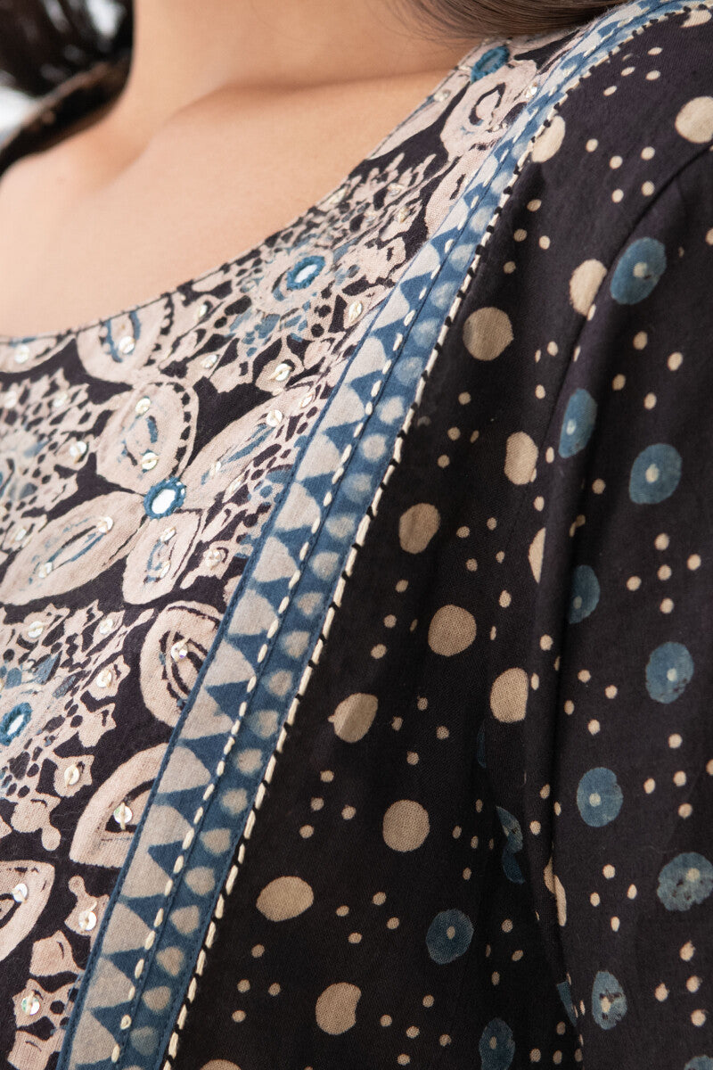 Sehra Mehnaz Ajrak Top