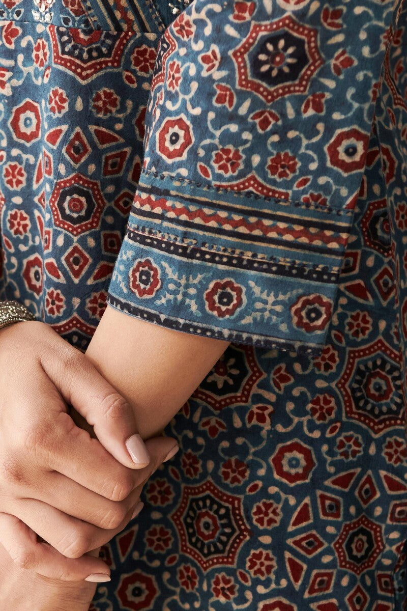 Sehra Mahek Ajrak Kurta
