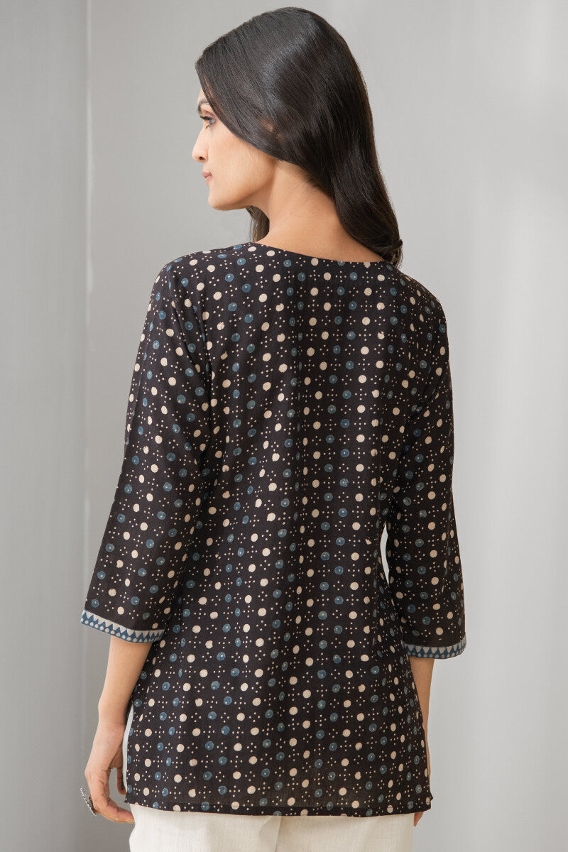 Sehra Mehnaz Ajrak Top