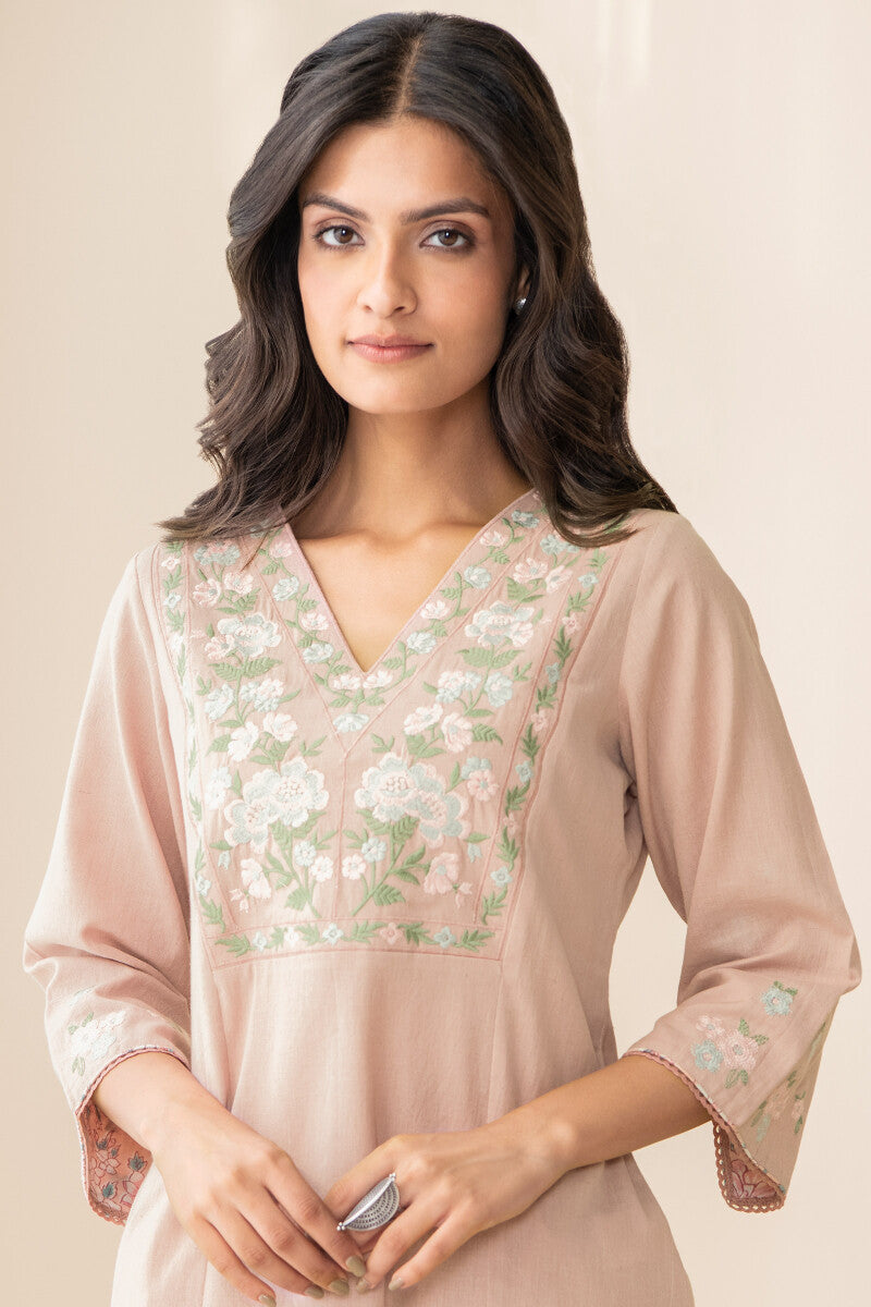 Gauhar Inaya Kurta
