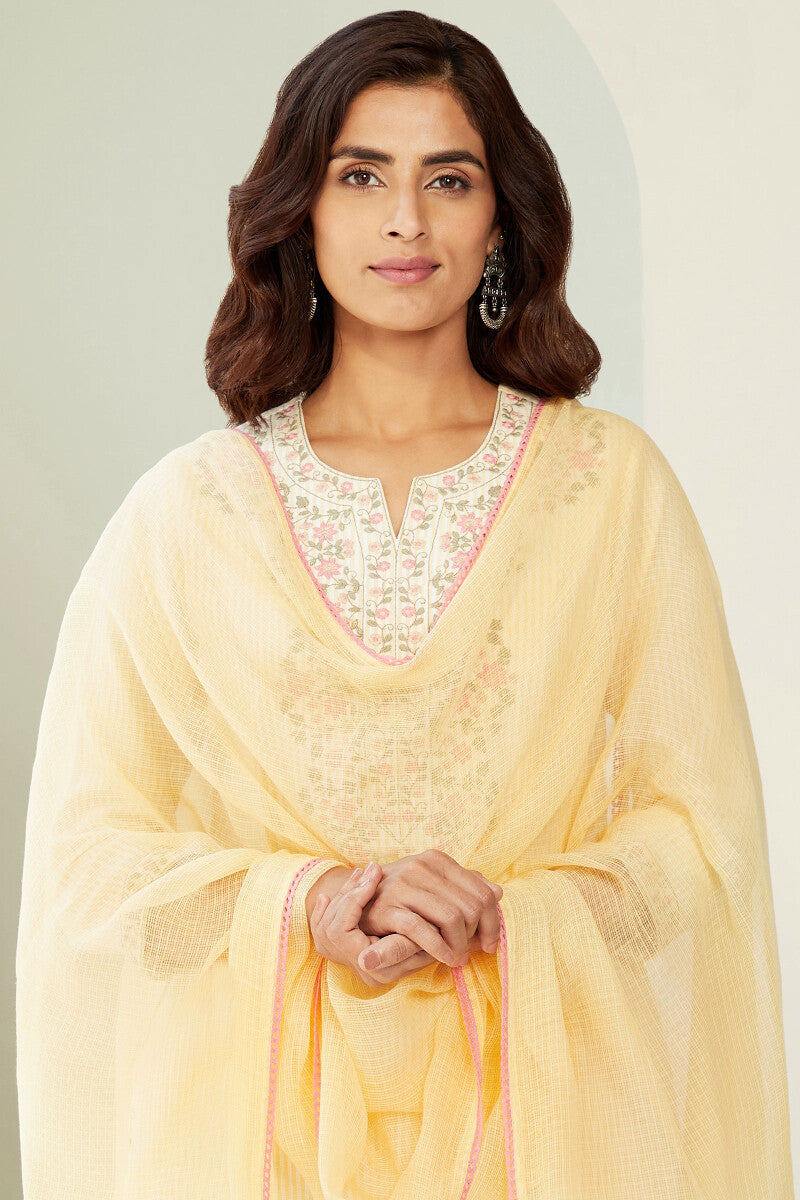 Roza Anahita Dupatta