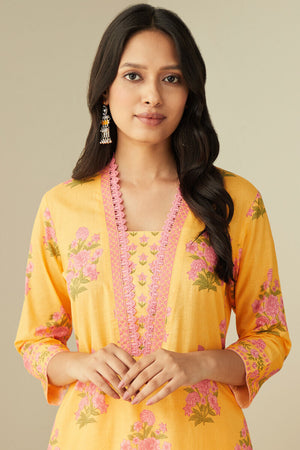 Mahnoor Nikhat Kurta