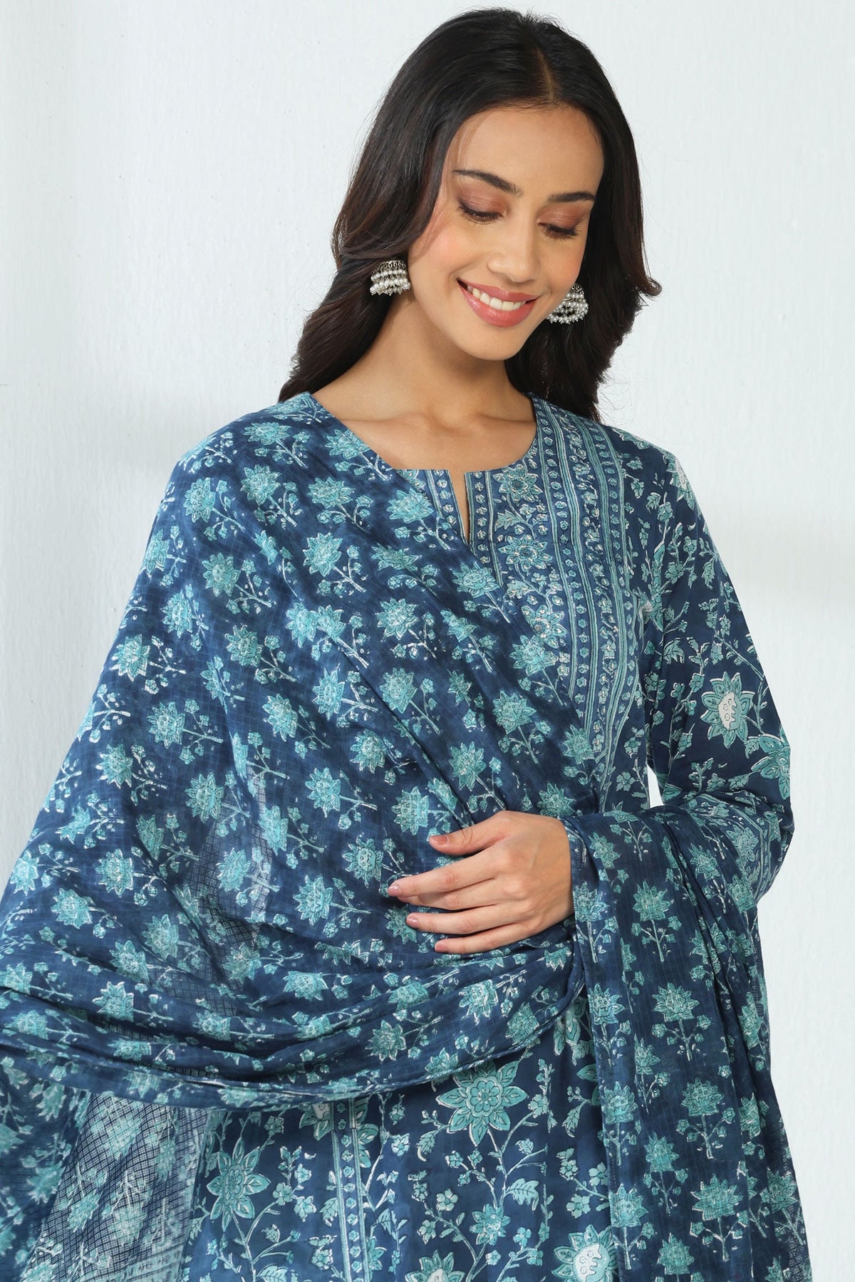 Surplus: Neelofar Zeinab Sanganeri Dupatta