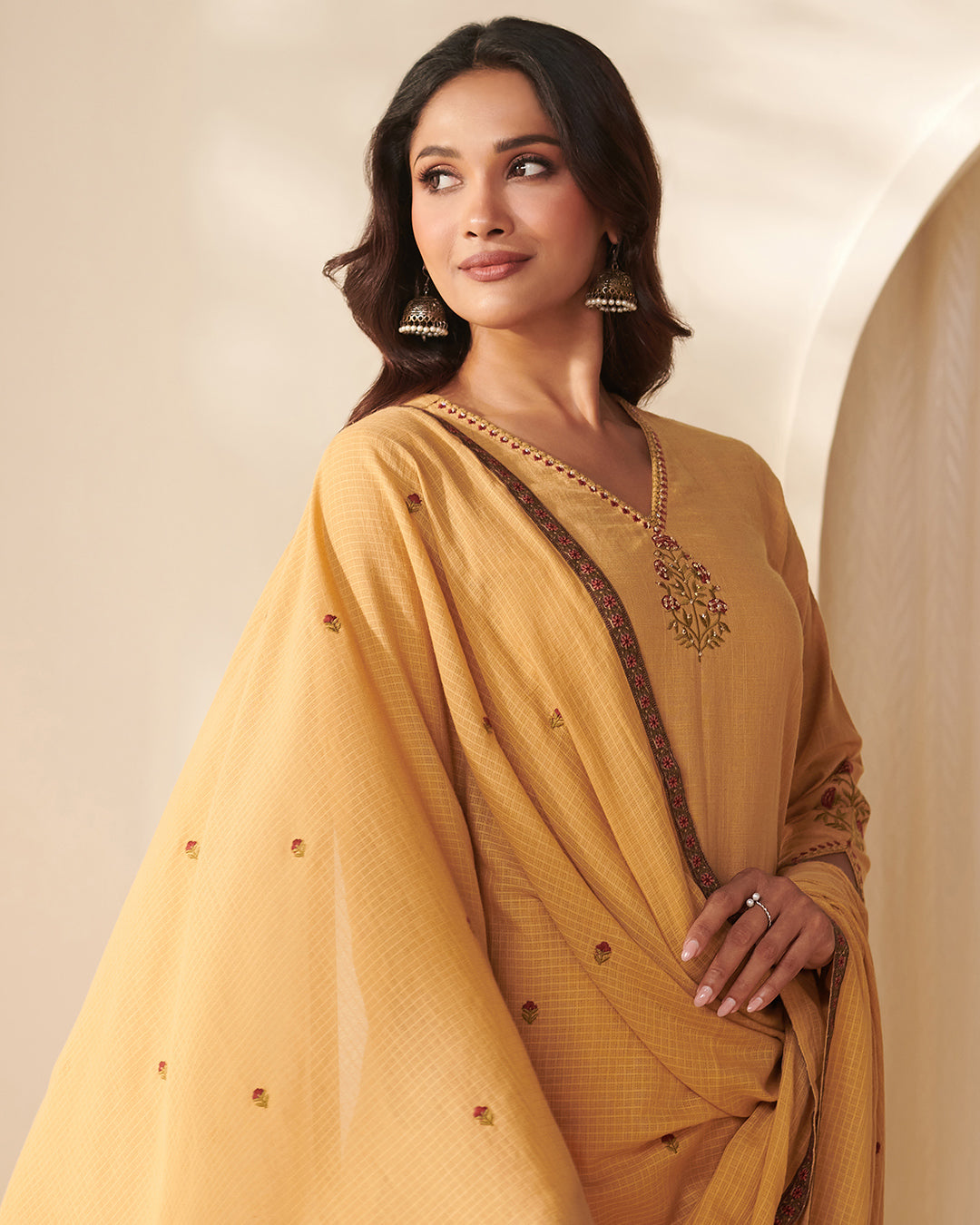 Surplus: Mehraab Ameera Embroidered Dupatta
