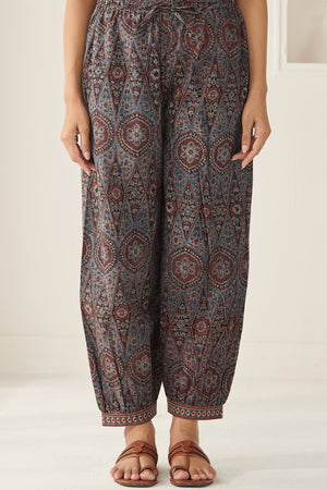 Sehra Rumaisa Ajrak Izhaar Pants