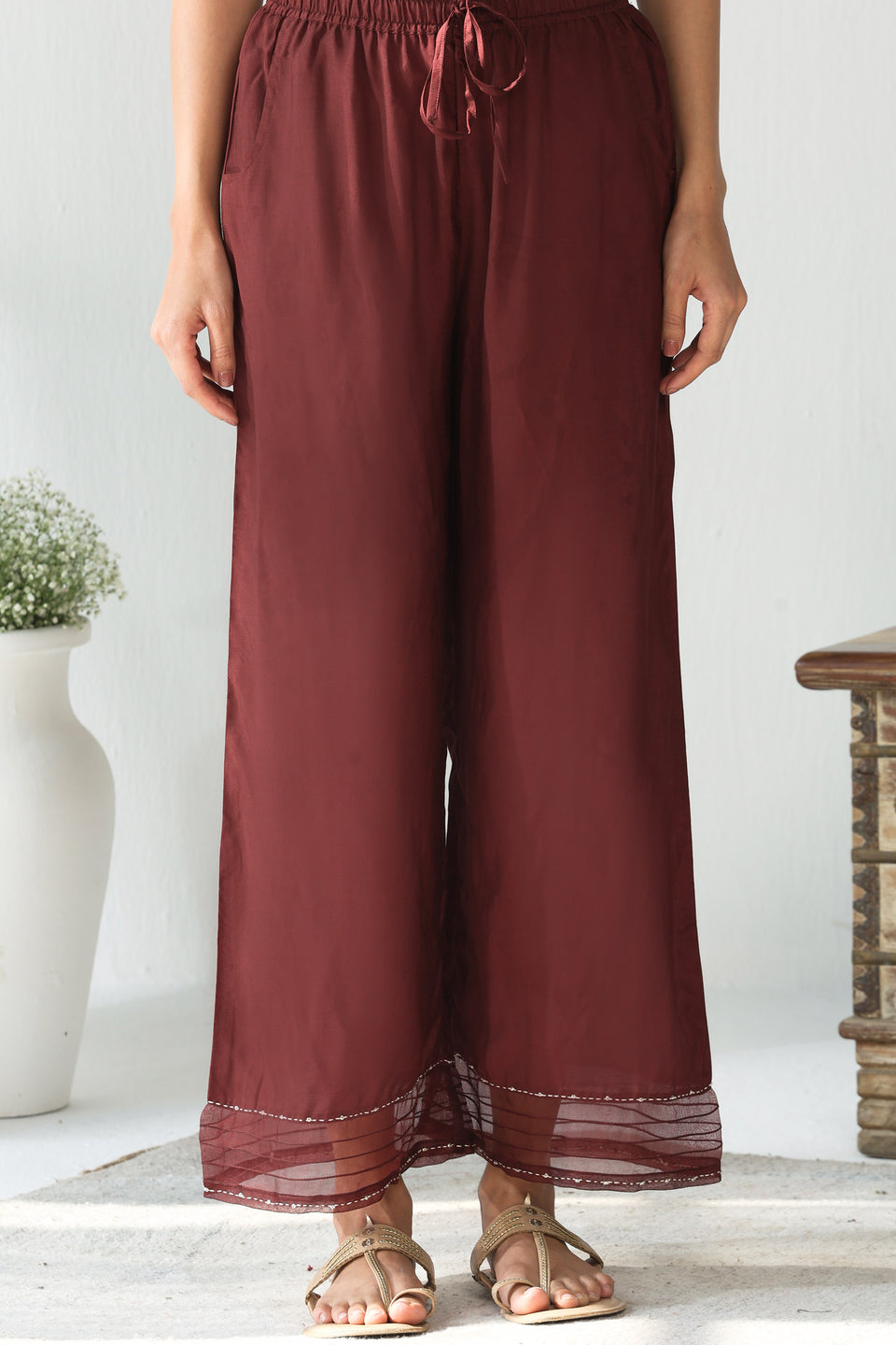 Zubeida Sareen Modal Farsi