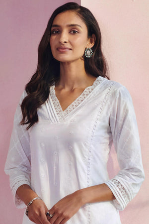 Raahat Aafiyah White Schiffli Kurta