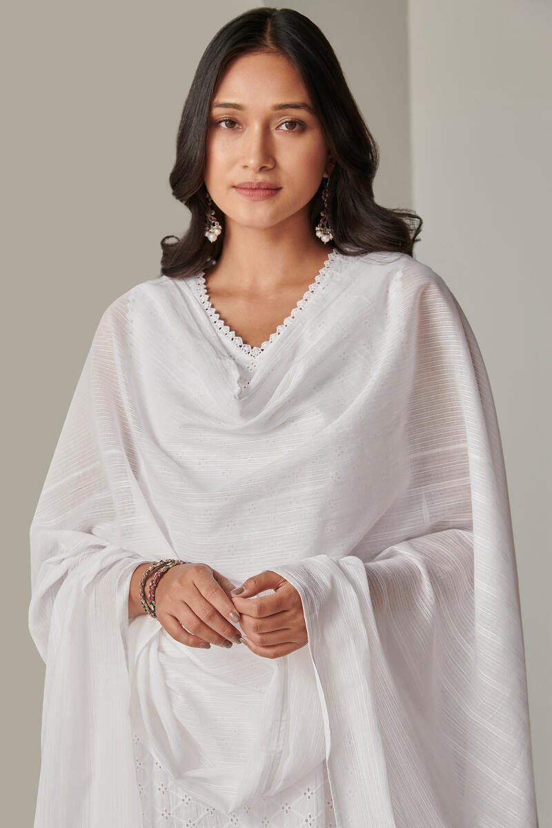 Raahat Saira White Schiffli Dupatta