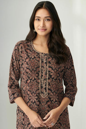 Sehra Farheen Ajrak Kaftan