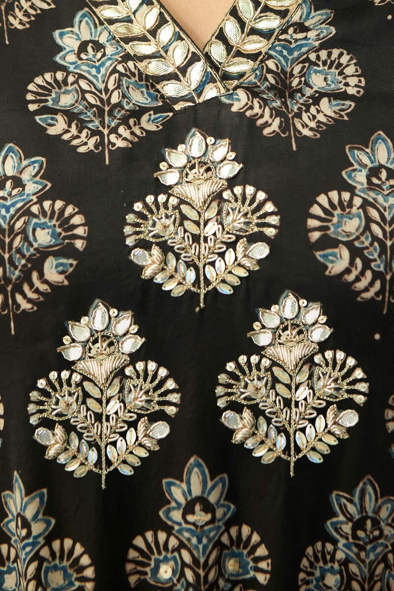 Zubeida Farheen Ajrak Modal Kurta