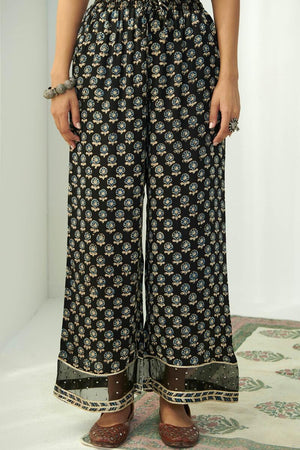 Zubeida Farheen Ajrak Modal Farsi