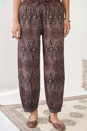 Sehra Rumaisa Ajrak Izhaar Pants
