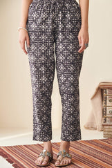 Sehra Siya Bagru Narrow Pants