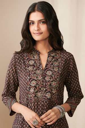 Sehra Mirza Ajrak Kurta