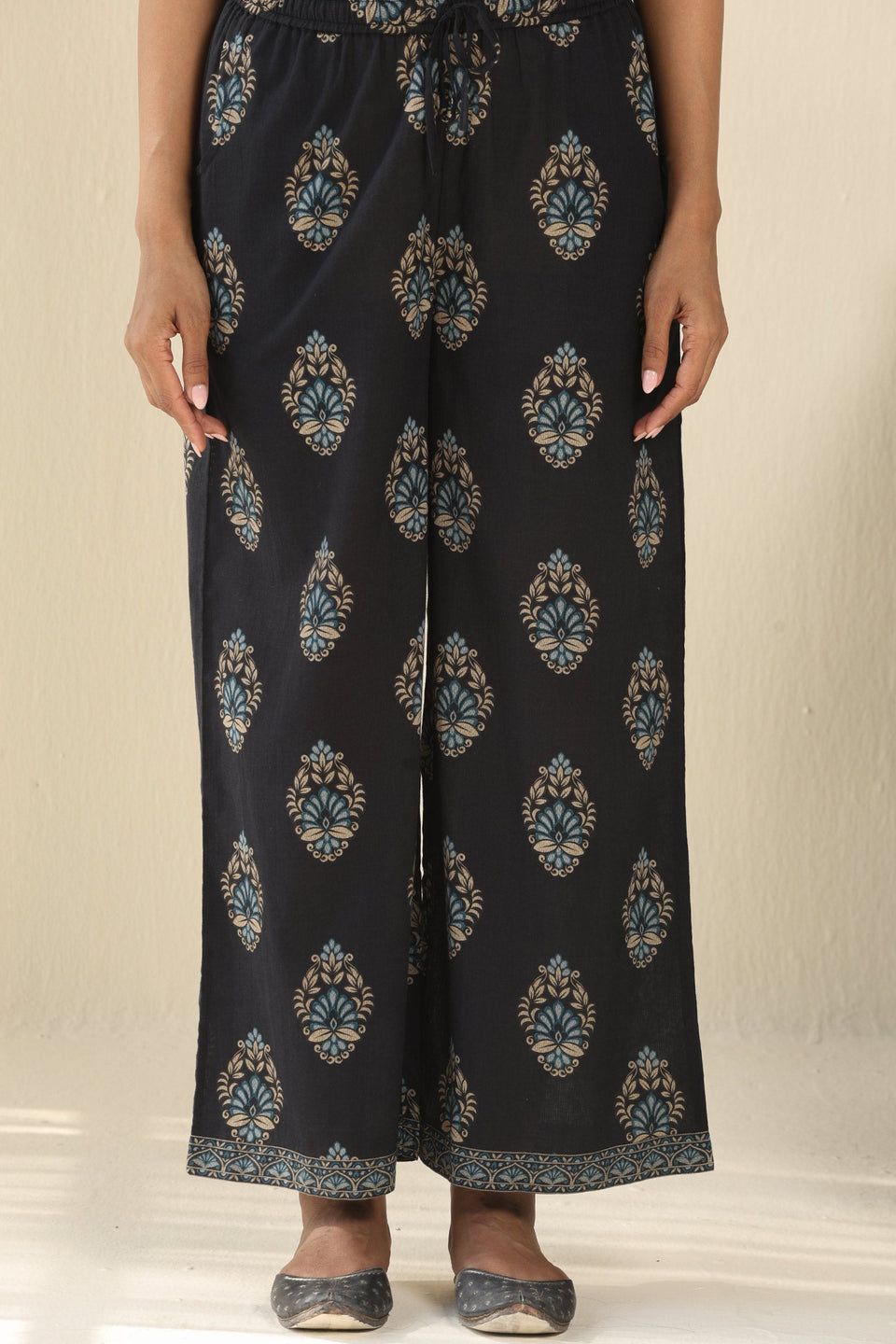 Surplus: Rangrez Aliza Farsi