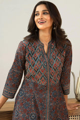 Sehra Nikhat Ajrak Kurta