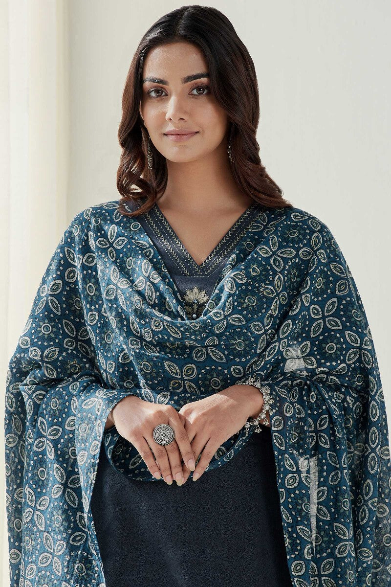 Roza Aarya Ajrak Dupatta
