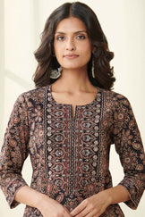 Sehra Yasmina Ajrak Kurta