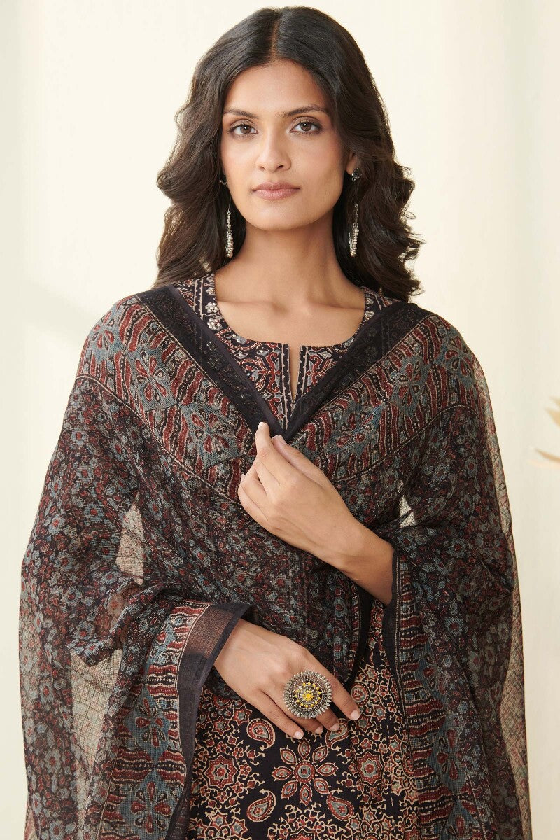 Sehra Yasmina Ajrak Kota Dupatta