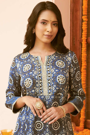 Mehrunissa Zubeida Ajrak Kurta