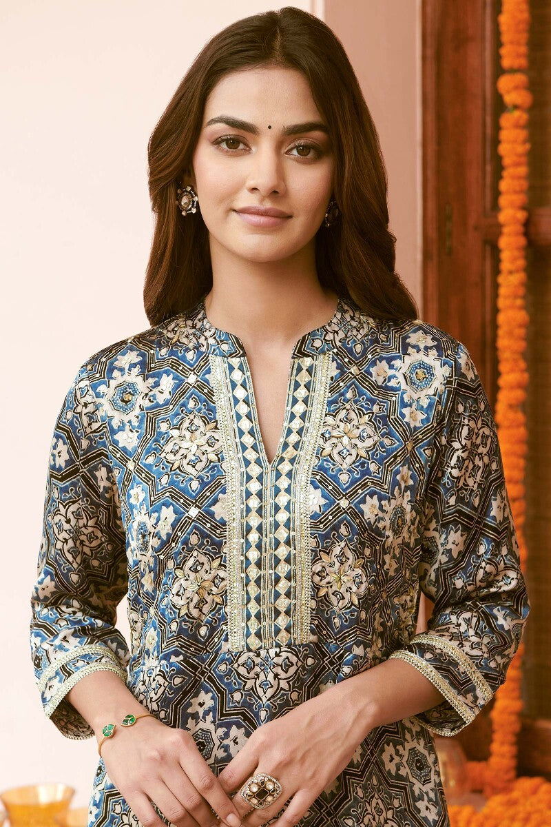 Mehrunissa Seerat Ajrak Kurta