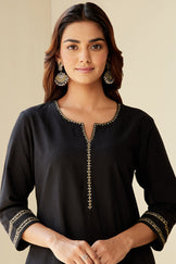 Mirza Raisa Kurta