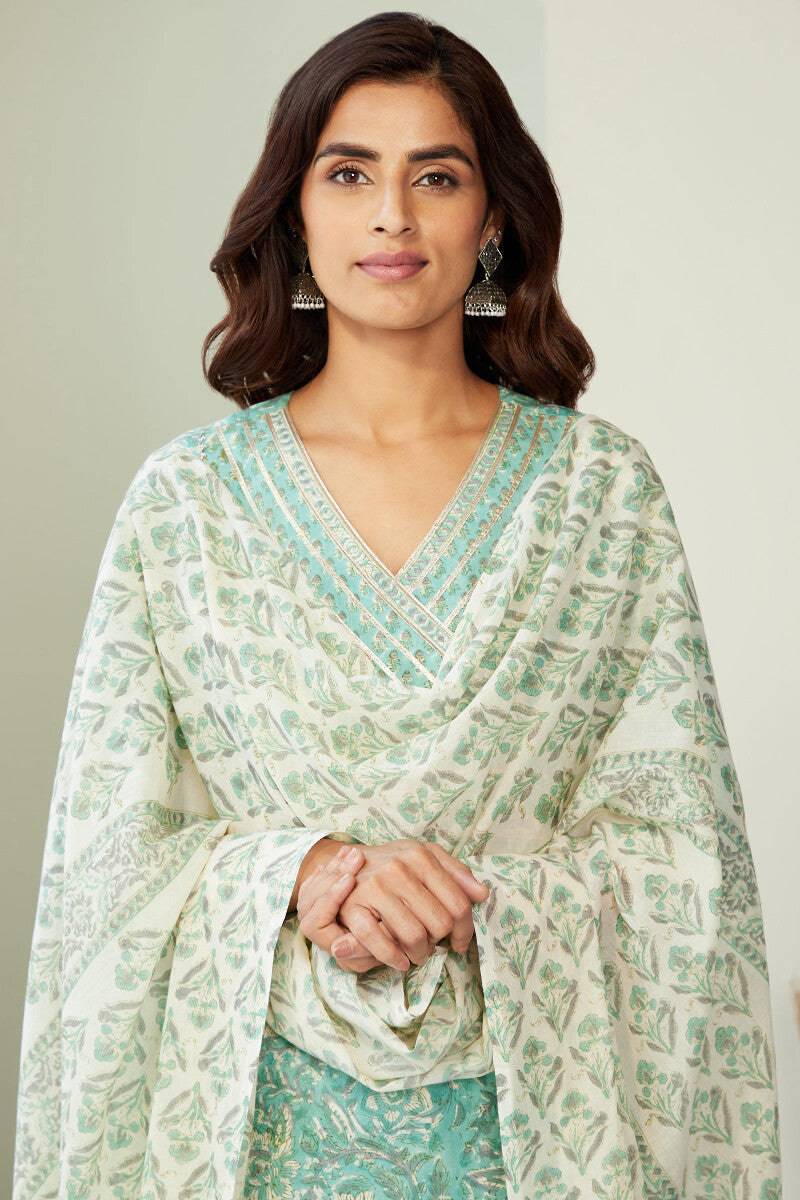 Nusrat Jahan Heer Dupatta